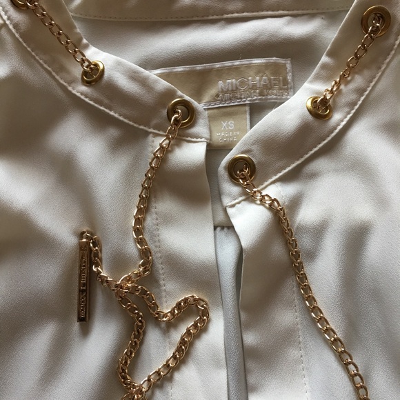 Michael Kors cream blouse w Gold Chain detail - Picture 2 of 6